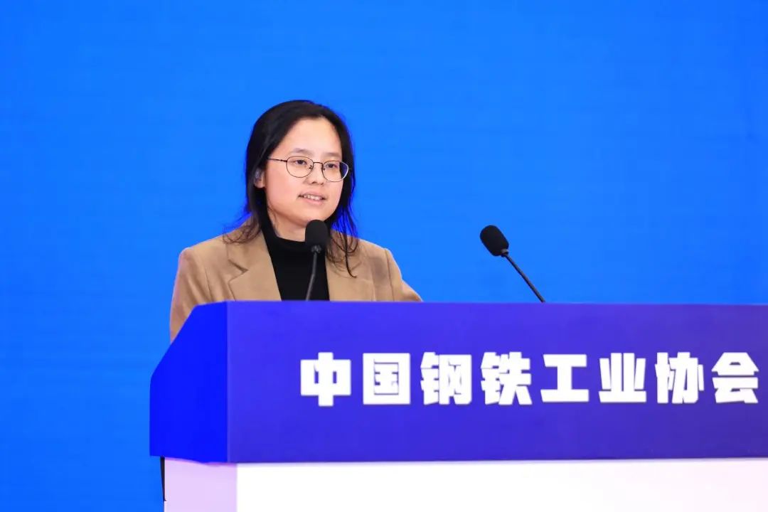 图为骆媛媛作报告.jpg20250123132947